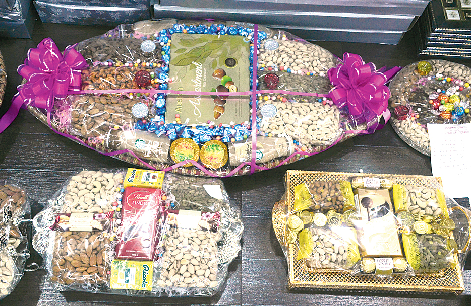 Dry fruit hampers