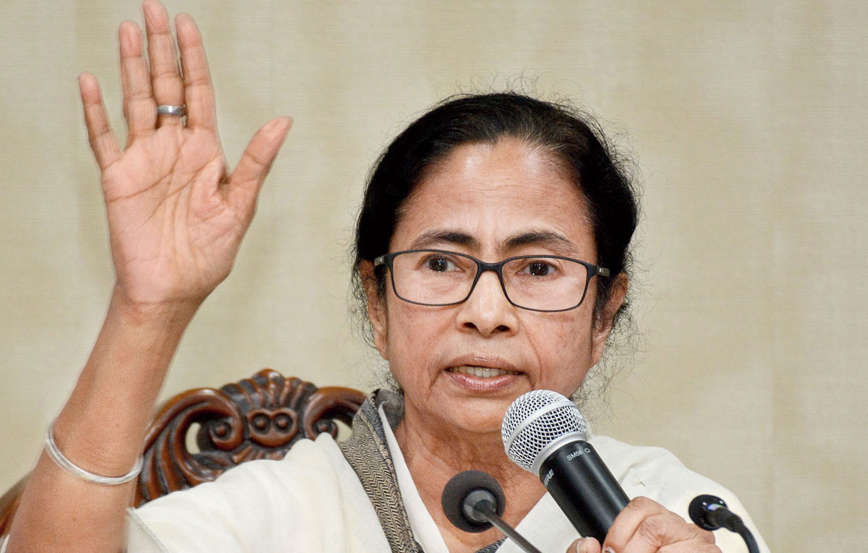 Mamata Banerjee, who had sent Calcutta mayor and urban development minister Firhad Hakim to Park Street Metro station to oversee the proceedings after Sajal Kumar Kanjilal’s death was reported, assured her government’s assistance to the family.