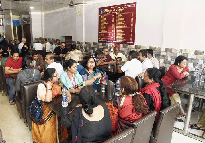IIT(ISM) alumni members with their wives at Mani’s Cafe in Dhanbad on Sunday. 
