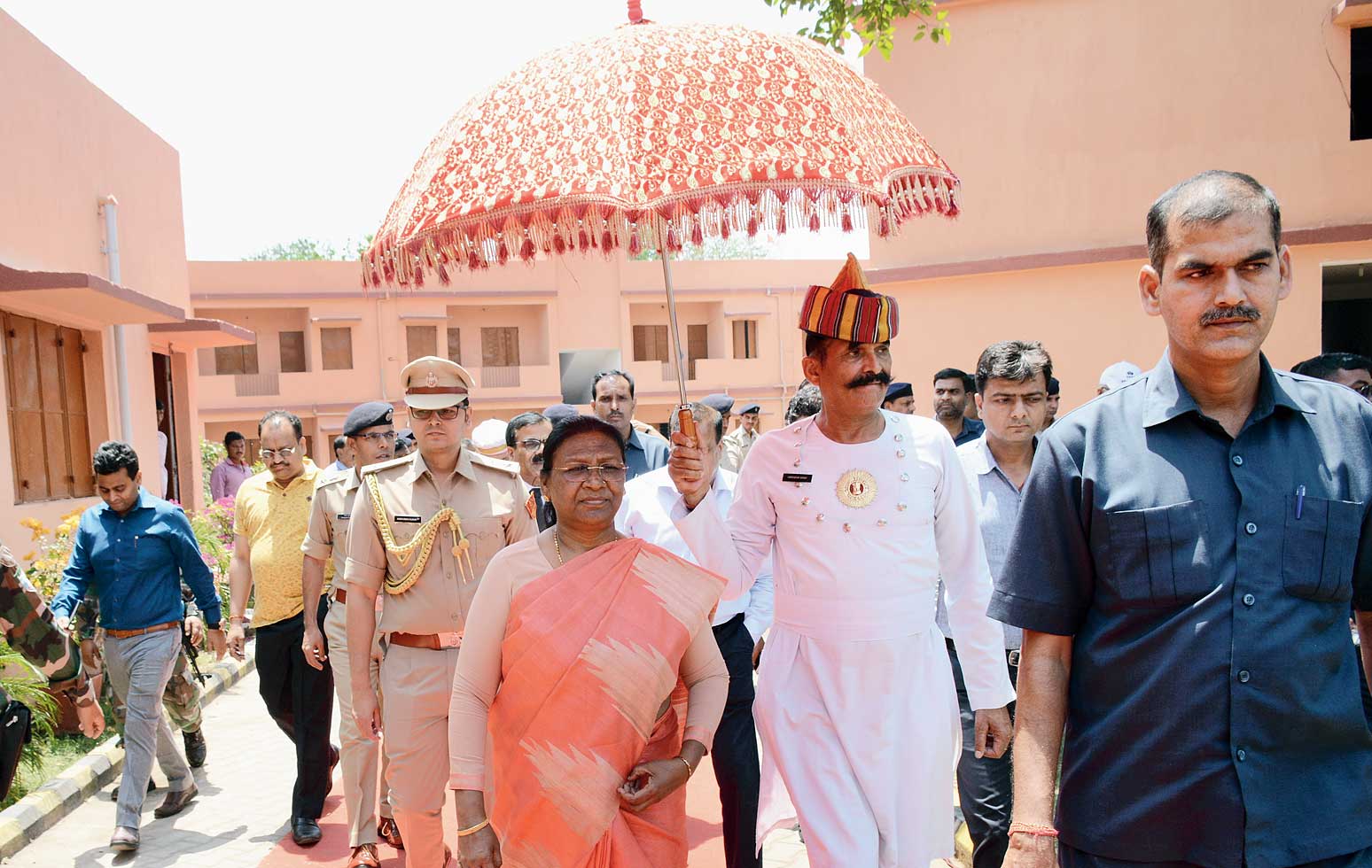 Governor Droupadi Murmu arrives at Vinoba Bhave Ashram in Burmamines on Saturday. 
