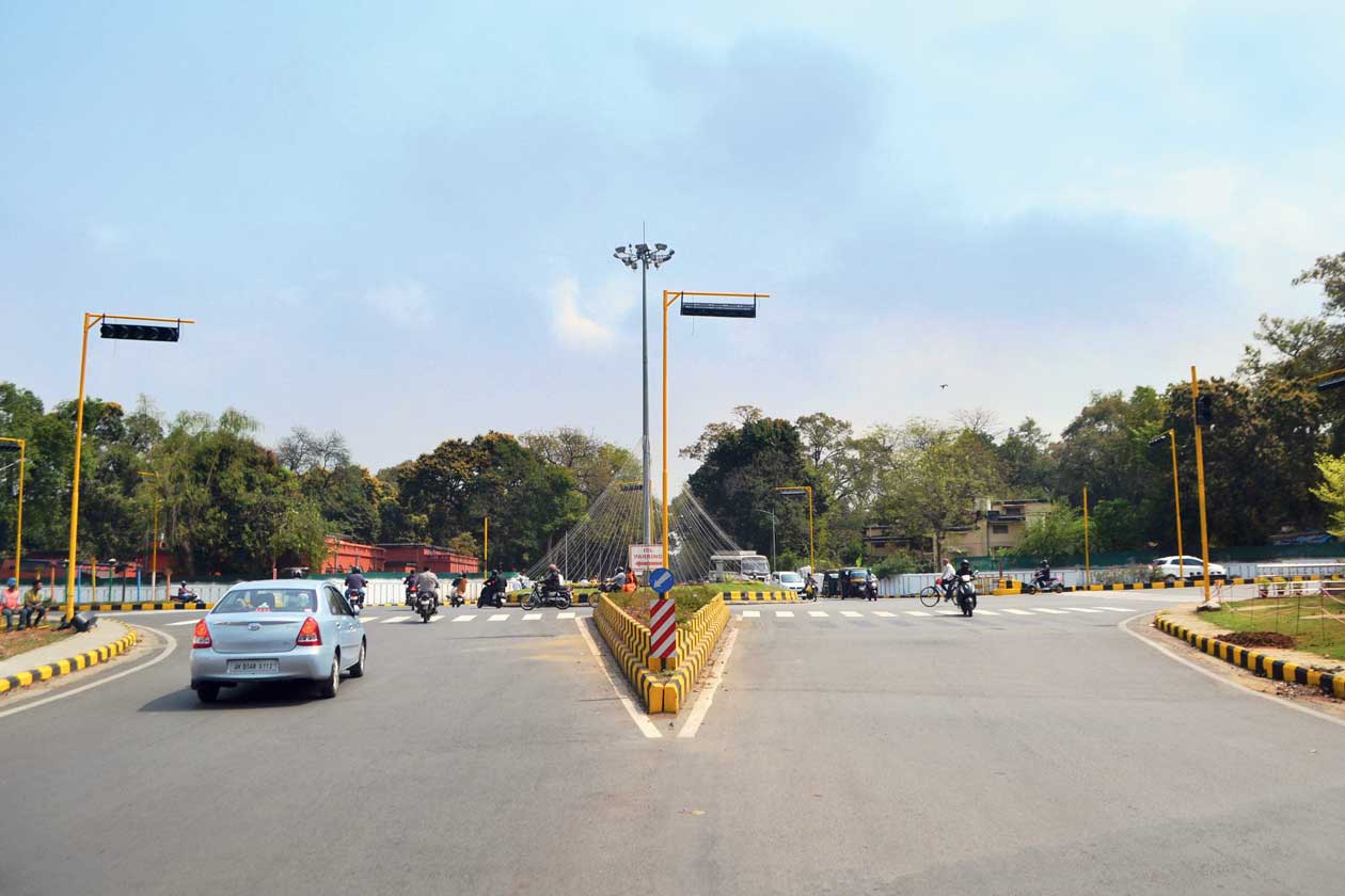The new traffic signal post near Jusco corporate office in Jamshedpur on Thursday. 
