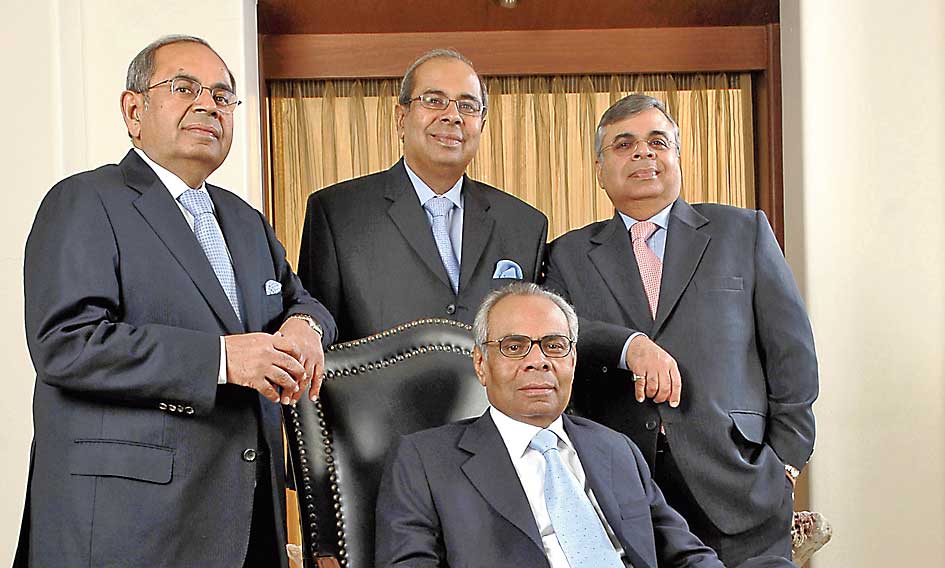 Hinduja rift out in open - Telegraph India