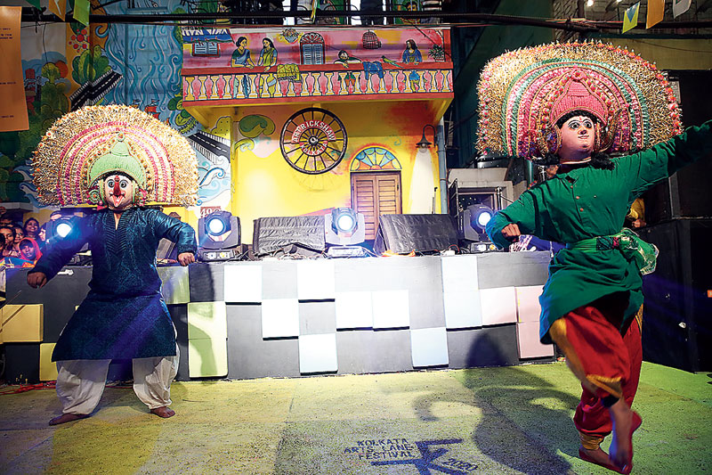 A Chhau dance performance was a highlight. All the way from Purulia, the troupe mesmerised with their moves that had the punch of martial arts.