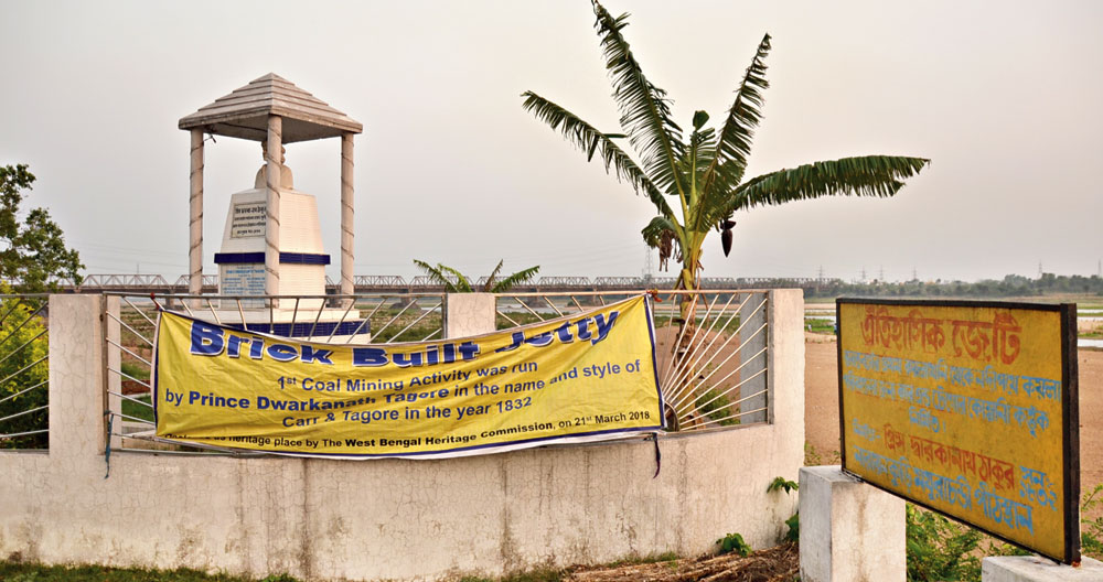 Dwarakanath Tagore’s bust at the jetty on the Damodar in Raniganj