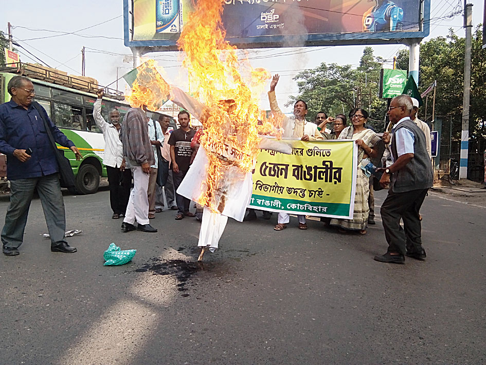 Amra Bangali supporters burn an effigy in Cooch Behar on Wednesday. 
