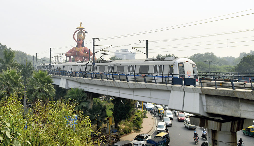 A Delhi Metro train