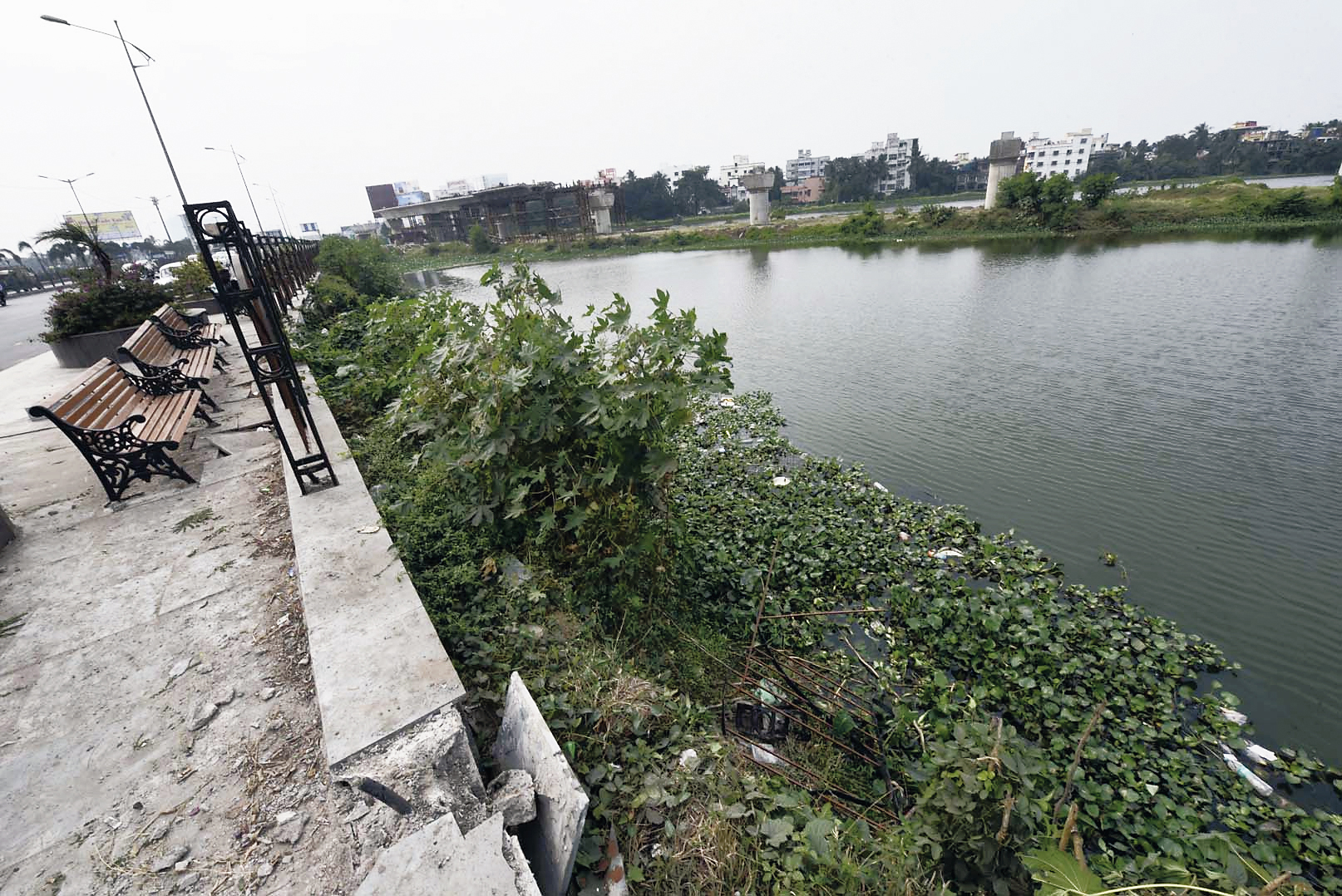 The missing railings of Captain Bheri along the Bypass