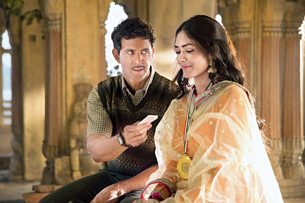 movie reviews An earnest Hrithik Roshan powers Super 30