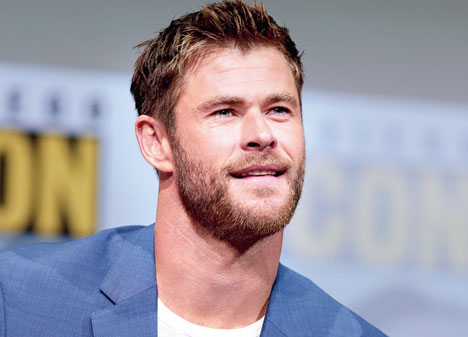 Help, where has Thor's hair gone? Fans aren't happy about Chris Hemsworth's  new Ragnarok look
