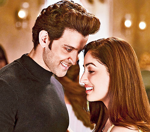 SAARA ZAMANA - KAABIL Songs 2017 - Urvashi Rautela, Hrithik Roshan - video  Dailymotion