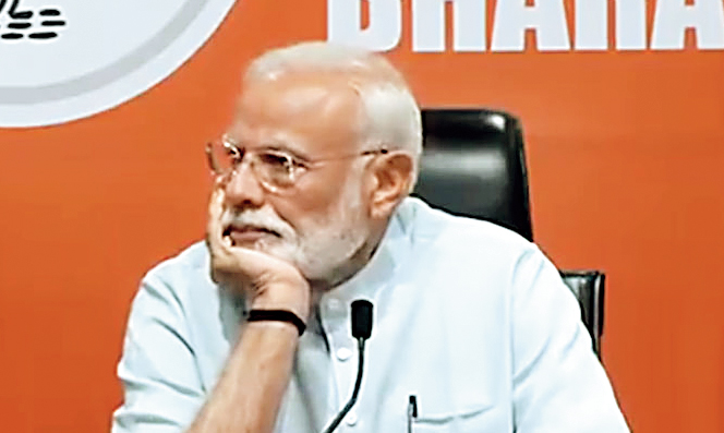 44th minute: Shah answers, Modi takes in more sights