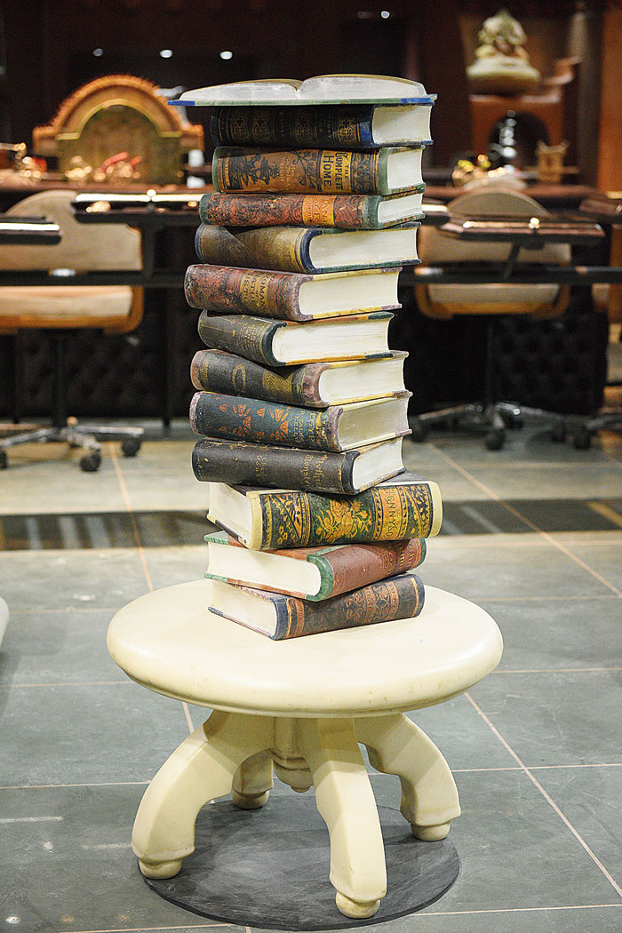 A stack of real books? Nah! It’s an installation made of marble and various stones like green-blue fluorite, sillimanite, green aventurine, blue aventurine, blue opal, blood stone, yellow jasper and butter jade, that took more than two-and-a-half years to finish.