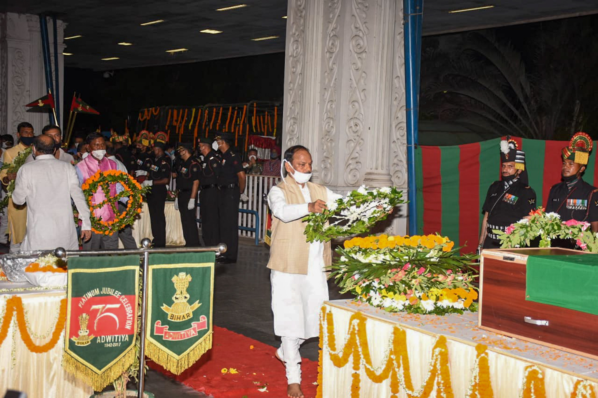 Former chief minister Raghubar Das lays a wreath at the event on Thursday