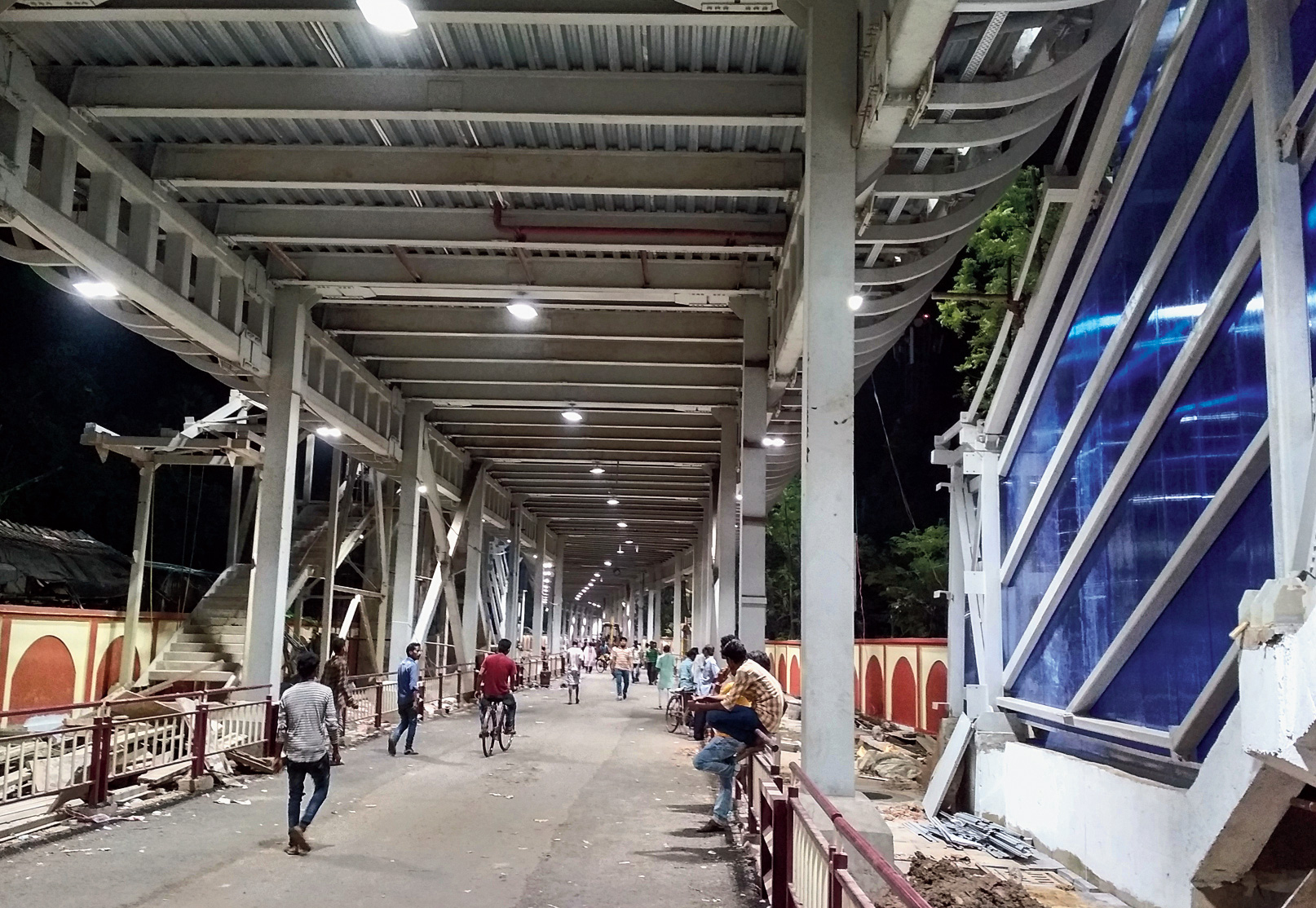 The 350m-long Rani Rashmoni Road over which the skywalk has been constructed.