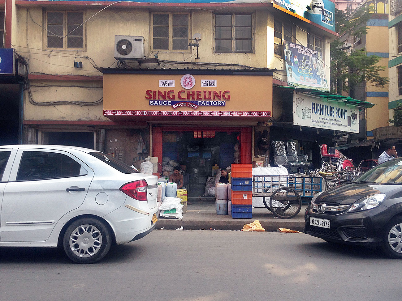 Sing Cheung, on the side of Lu Shun Sarani in central Calcutta competing for the most-authentic tag  