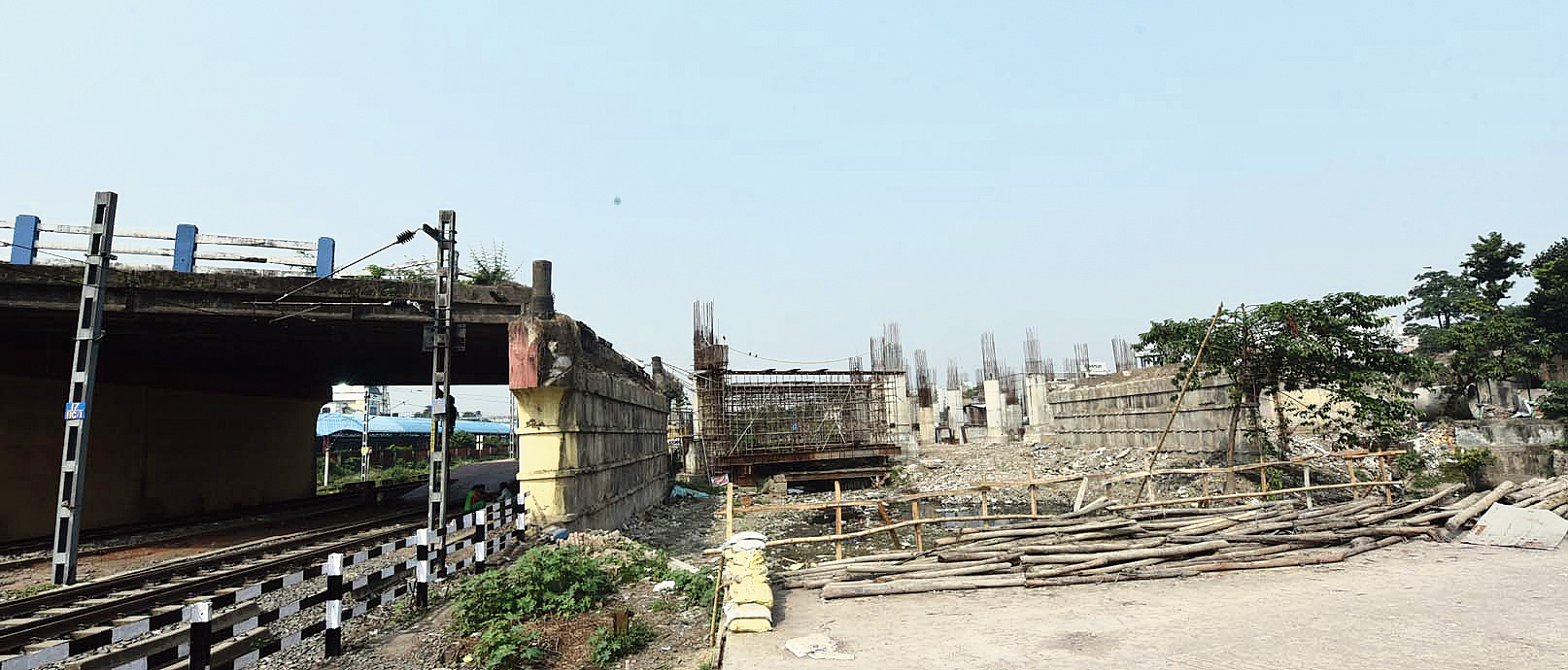 A portion of the Majerhat bridge above the railway tracks
