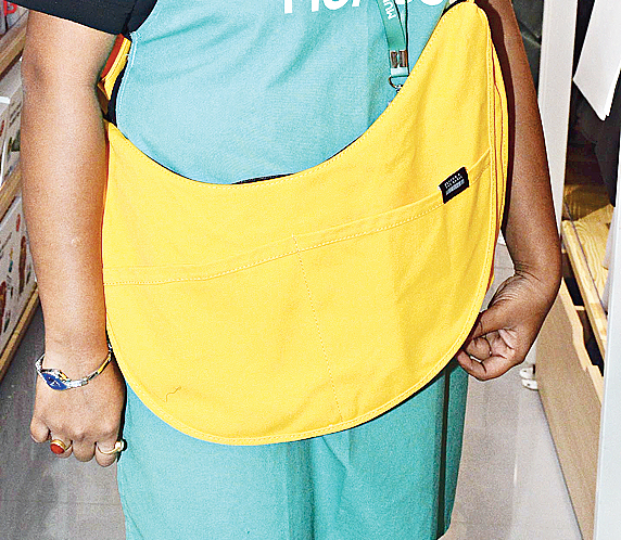 Trendy bags at Mumuso