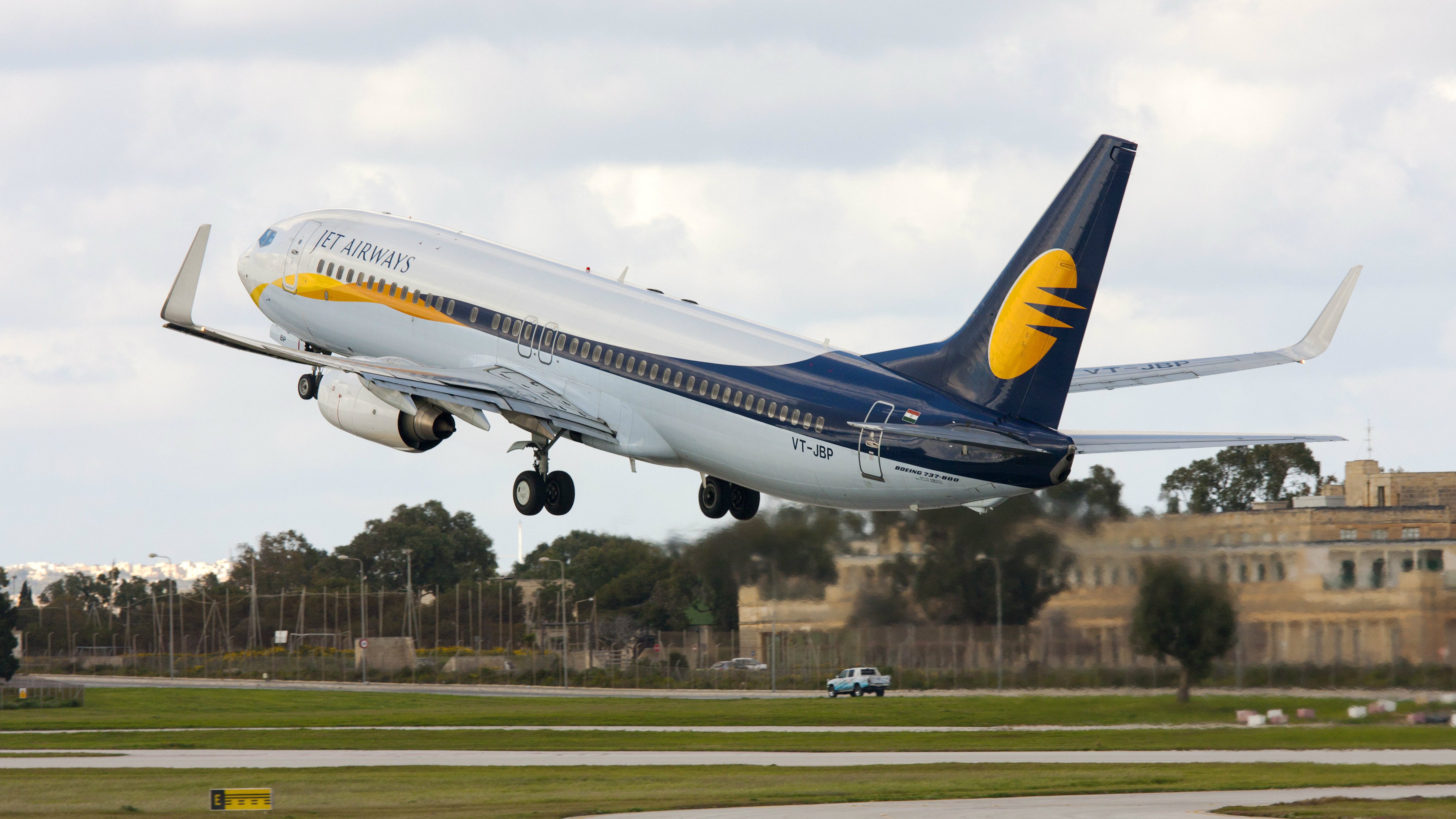 Jet Airways founder Naresh Goyal has said he is willing to invest up to Rs 700 crore but has set the condition that his stake in the airline should not fall below 25 per cent.