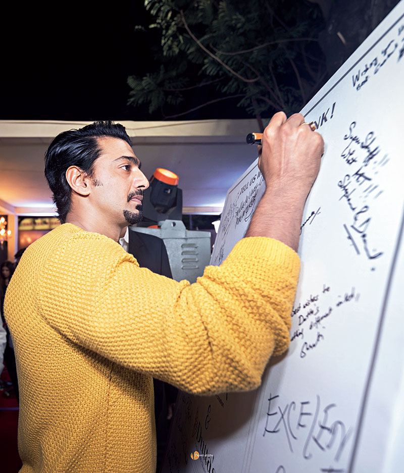 A huge message board was placed near the entrance where the guests left their wishes. “It’s a paradise for the art lover,” was Dev’s message.