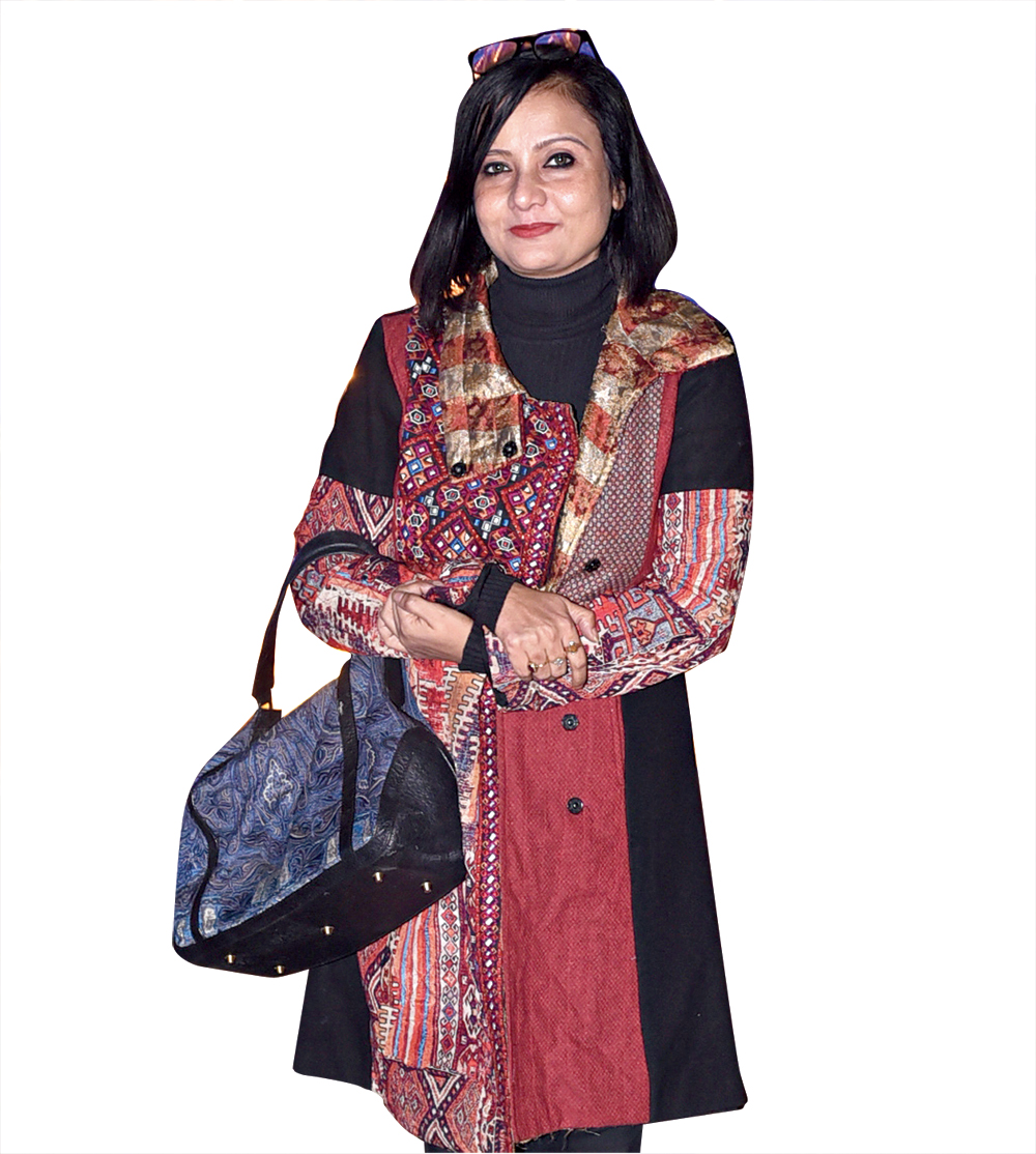 What could be a better day to take this gorgeous Ritu Kumar jacket out for a spin than NYE? Ask Sujata Dua who works in logistics and looked lovely in this red outfit. A member of the club for the last seven-eight years, she “often spent her NYE here”.