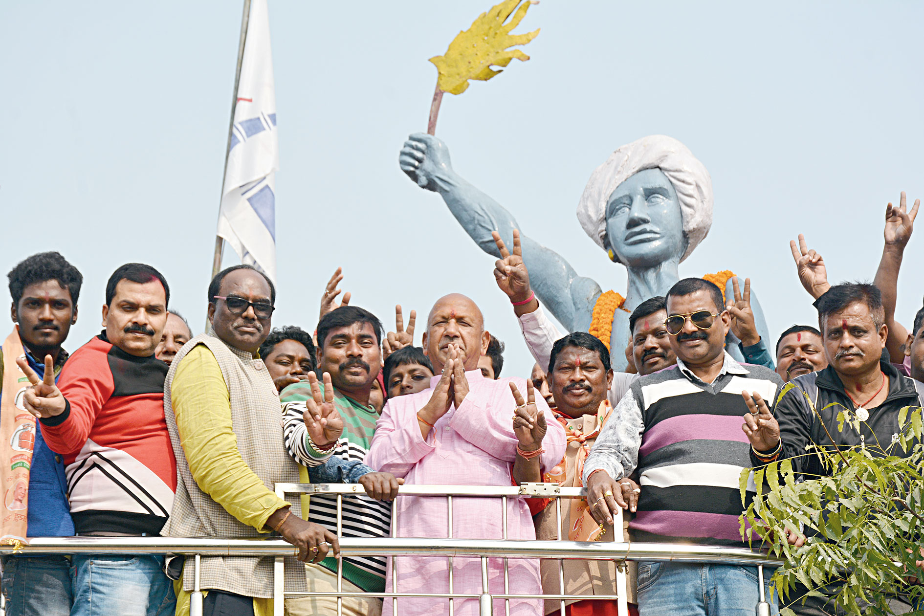 Saryu Roy, with his supporters, visits the Birsa Munda memorial at Birsanagar in Jamshedpur on Tuesday. 

