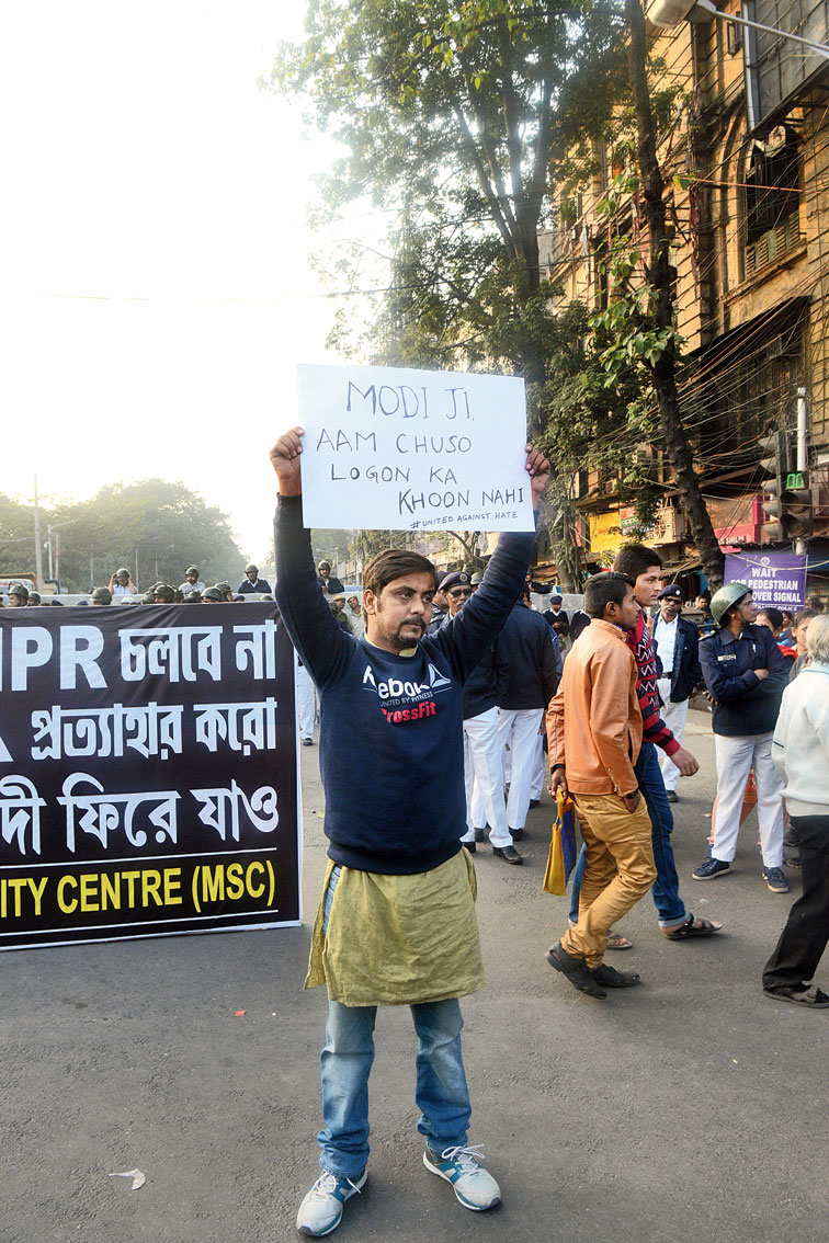 Farrah Shakeb had come from his hometown Munger in Bihar to join the march from Statesman House on Friday. On Saturday, he was at Esplanade carrying a poster that read: “Modiji, aam chuso, logon ka khoon nahi (suck mango, not people’s blood)”