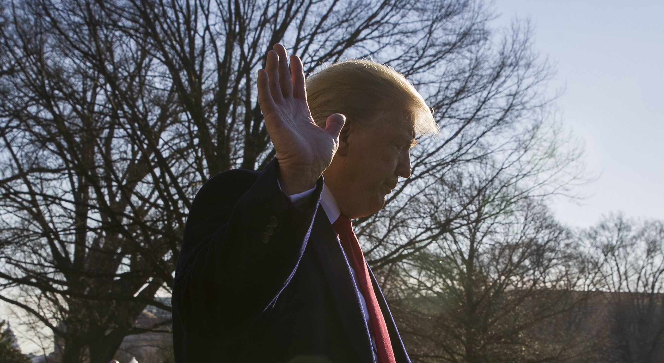  Donald Trump waves as he departs after speaking on the South Lawn of the White House as he walks to Marine One on Sunday.