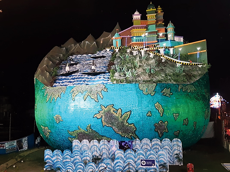 A model for the 65ft pandal of Naojawan Sangha