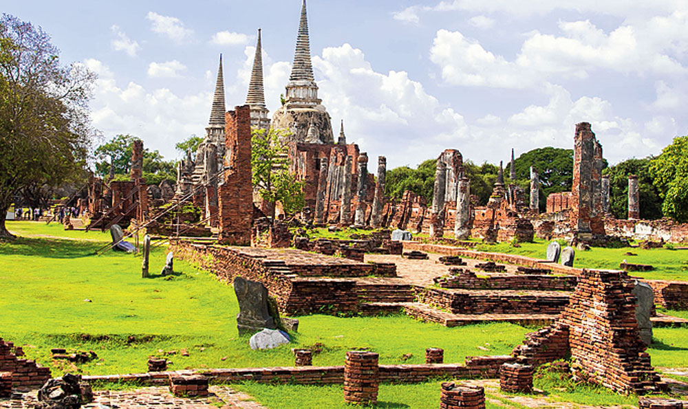 Ayutthaya Historical Park A Garden For Buddha At Ayodhya To Give