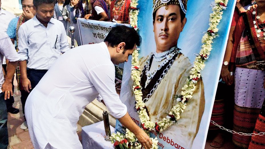 Pradyot Kishore Manikya Deb Burman pays floral tribute to Maharaja Bir Bikram in Agartala.
