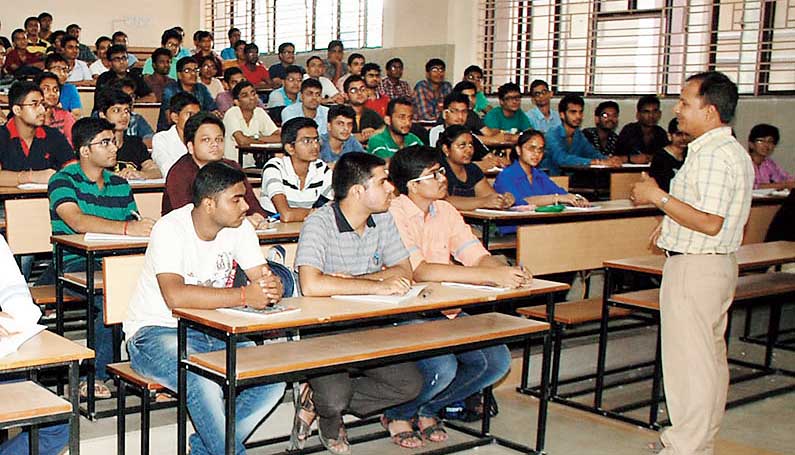 2000 college teacher recruitment before Puja - Telegraph India