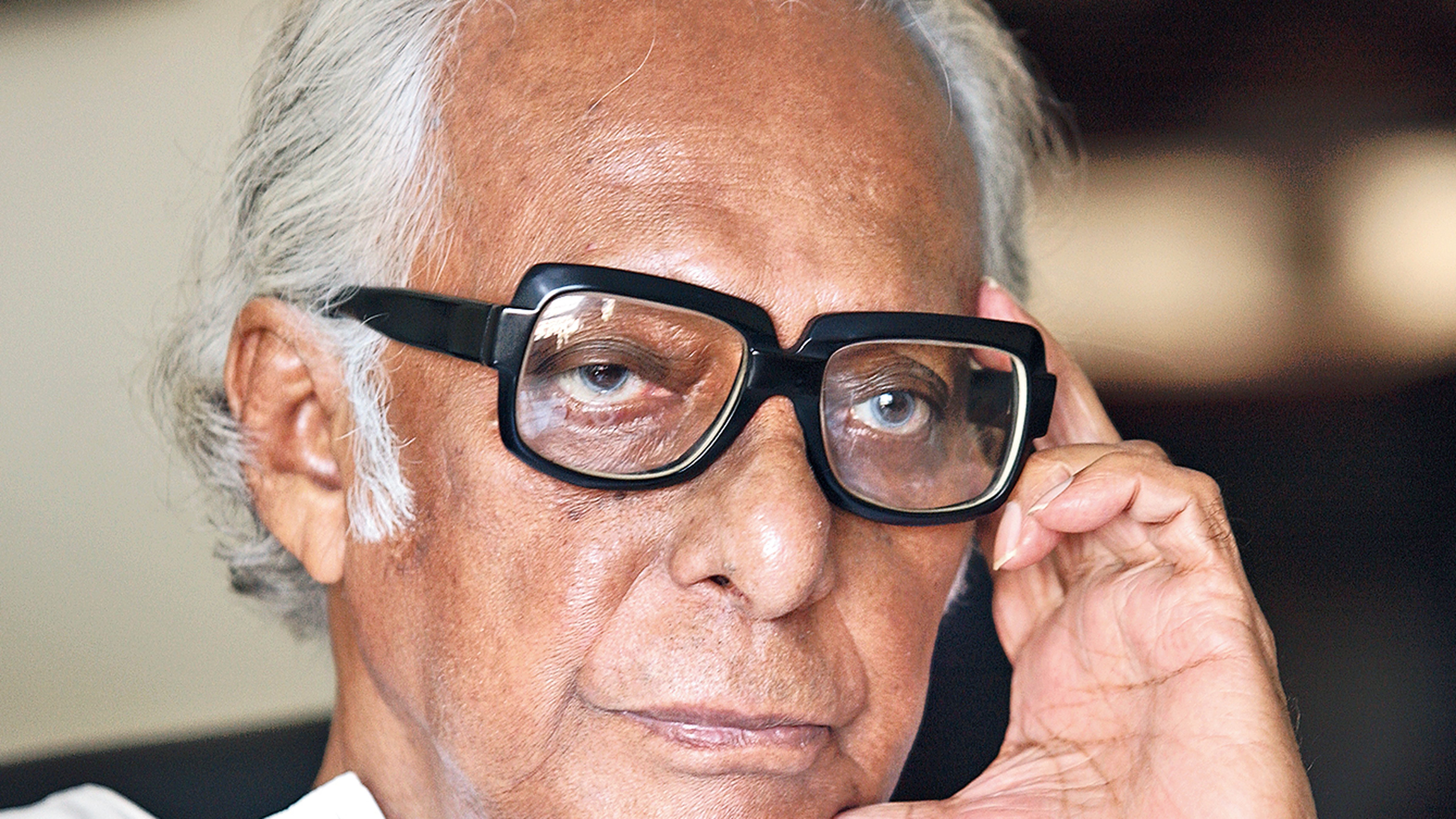 Mrinal Sen’s words provided food for thought to the restless young souls of the time when both the city and the countryside were plunged in the turmoil of internal contradictions and external fears generated by growing State repression.