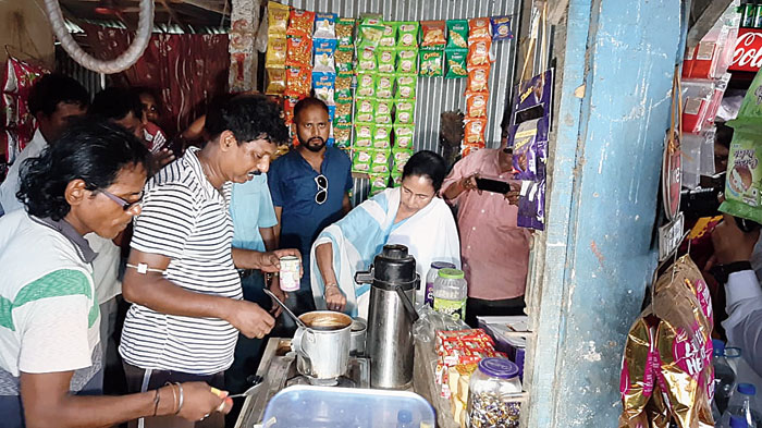 Mamata stirs brew of charm in Digha - Telegraph India