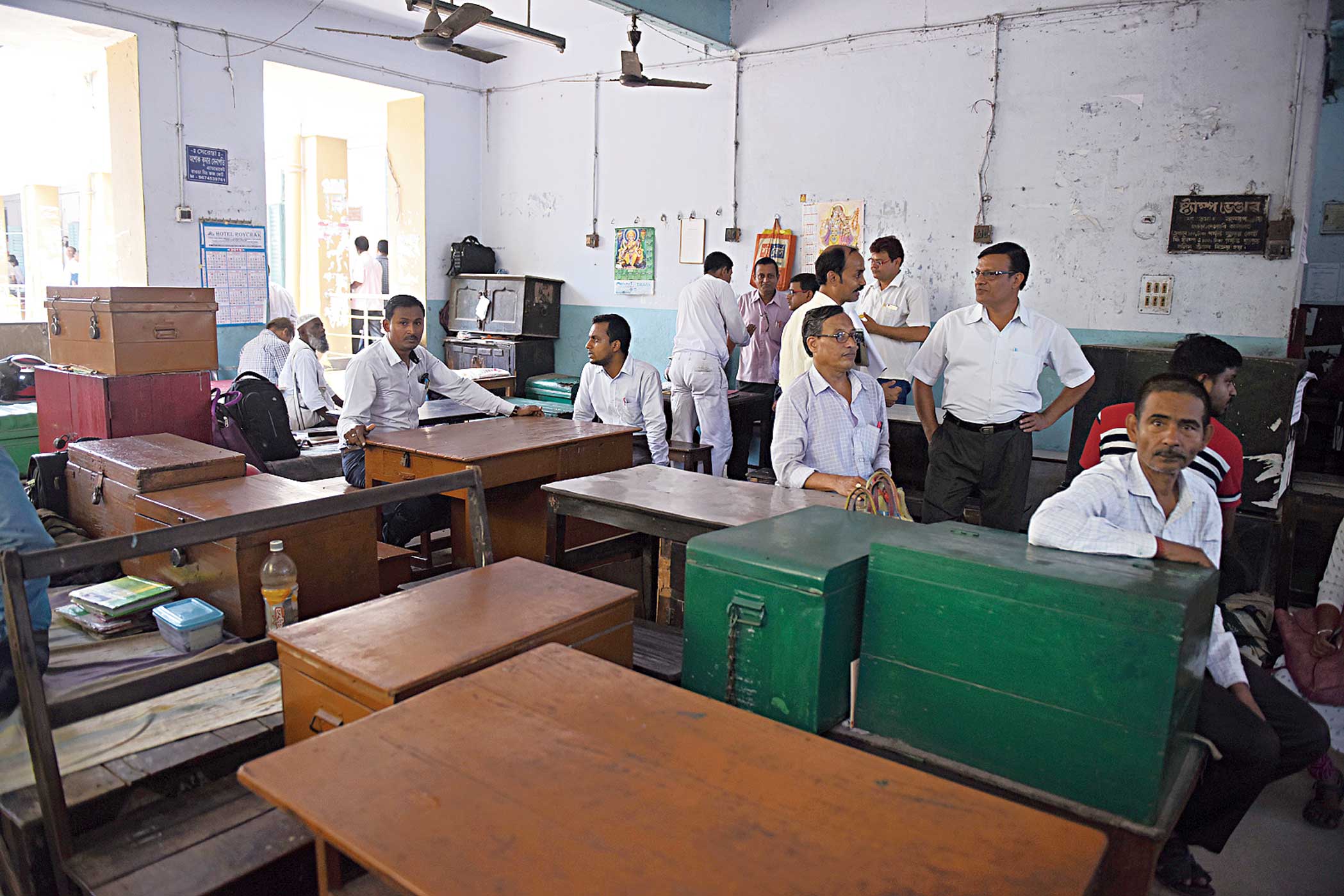 Empty desks at the Howrah district court on Thursday. Lawyers struck work to protest alleged police excesses during a clash with employees of the Howrah Municipal Corporation on Wednesday. 
