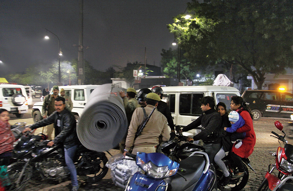 The policemen leaving the Ghanta Ghar in Lucknow on Saturday evening