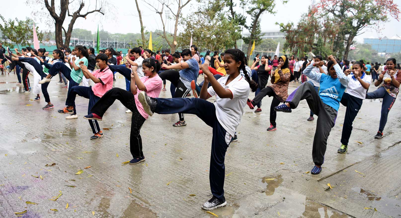 Women learn self-defence moves at Tejaswini, Calcutta police’s five-day self-defence workshop that concluded on Sunday. The Calcutta police sergeant’s institute held the workshop at the Police Athletic Club tent. The free training was for women of all ages.