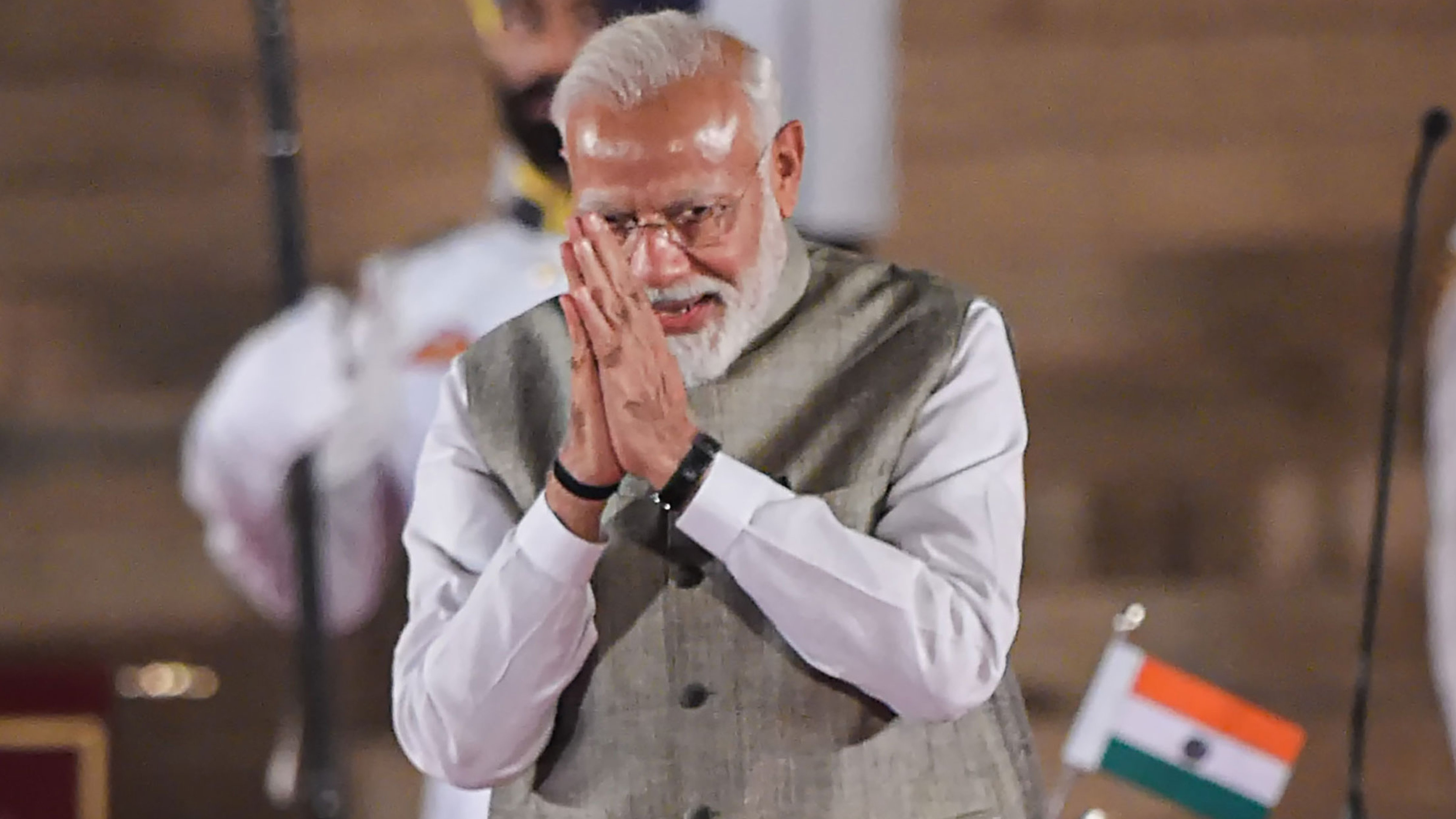 Modi greets guests at his swearing-in on May 30.