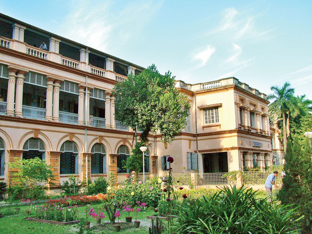 Jadavpur University keeps 533 home seats - Telegraph India