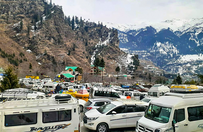 Traffic chaos on roads as tourists arrive to celebrate the new year 2020, in Manali