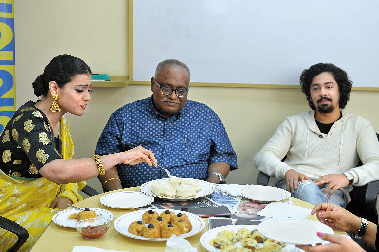 Kajol digs into her favourite mishti doi.