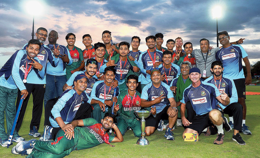 Bangladesh players and support staff with the ICC U19 World Cup in Potchefstroom on Sunday
