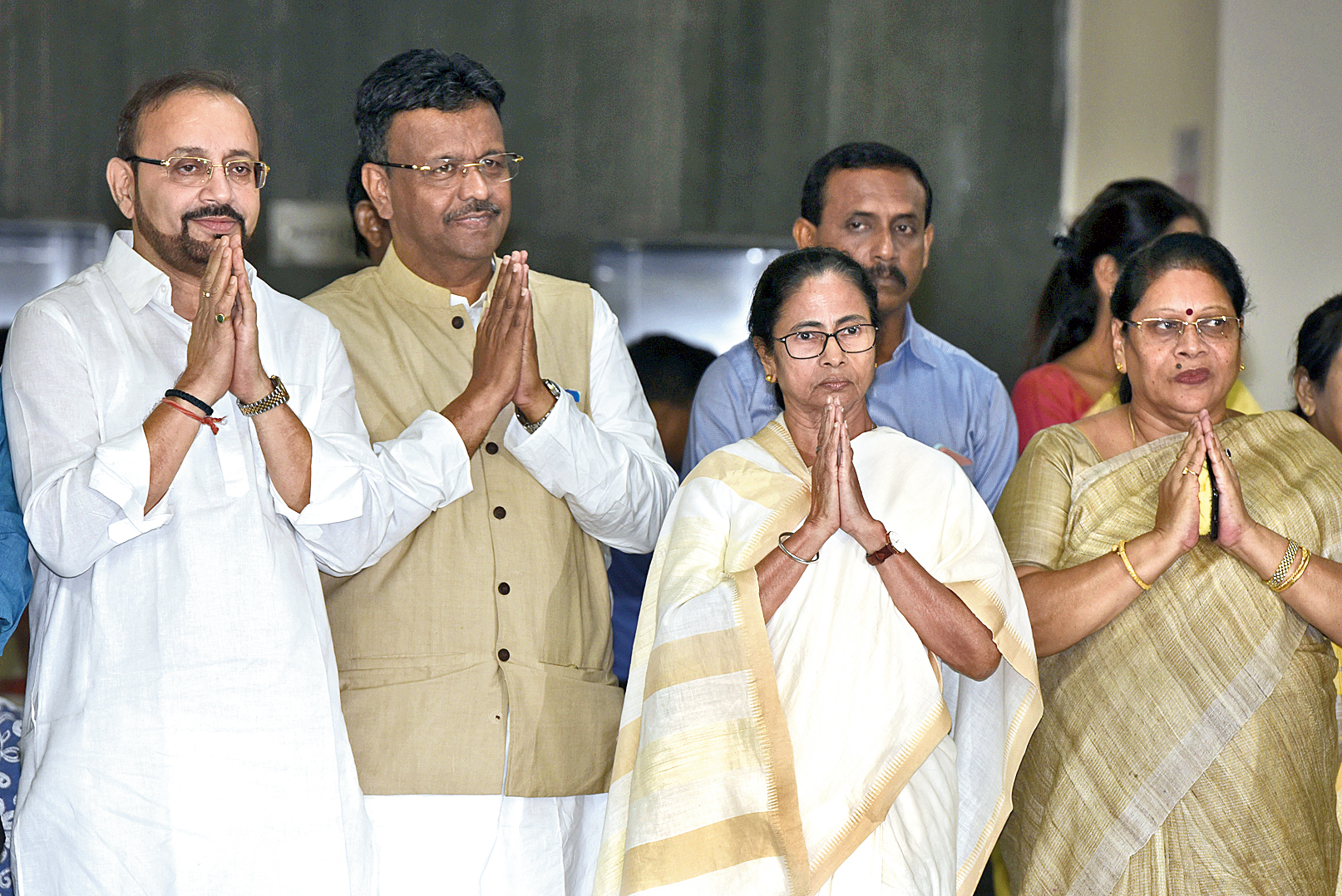 (From left) Mayoral council member (health) Atin Ghosh, mayor designate and urban development and municipal affairs minister Firhad Hakim, chief minister Mamata Banerjee and Calcutta Municipal Corporation chairperson Mala Roy after the meeting of councillors at Uttirna in Alipore on Thursday.