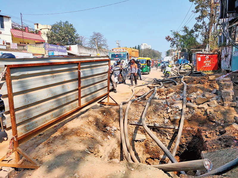 Dug-up roads in Ranchi? Wait for a month - Telegraph India