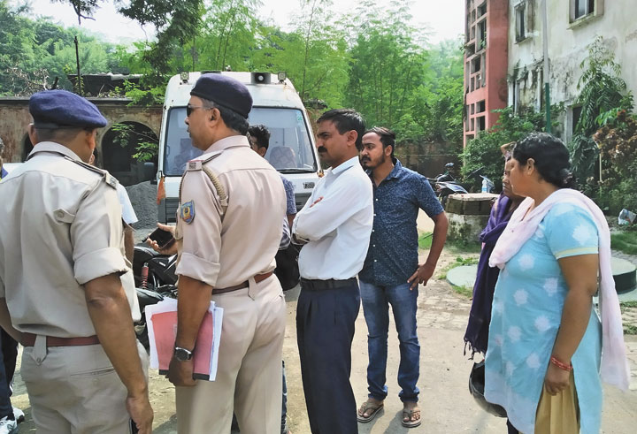 Family members of the girl at Jugsalai police station in Jamshedpur on Wednesday
