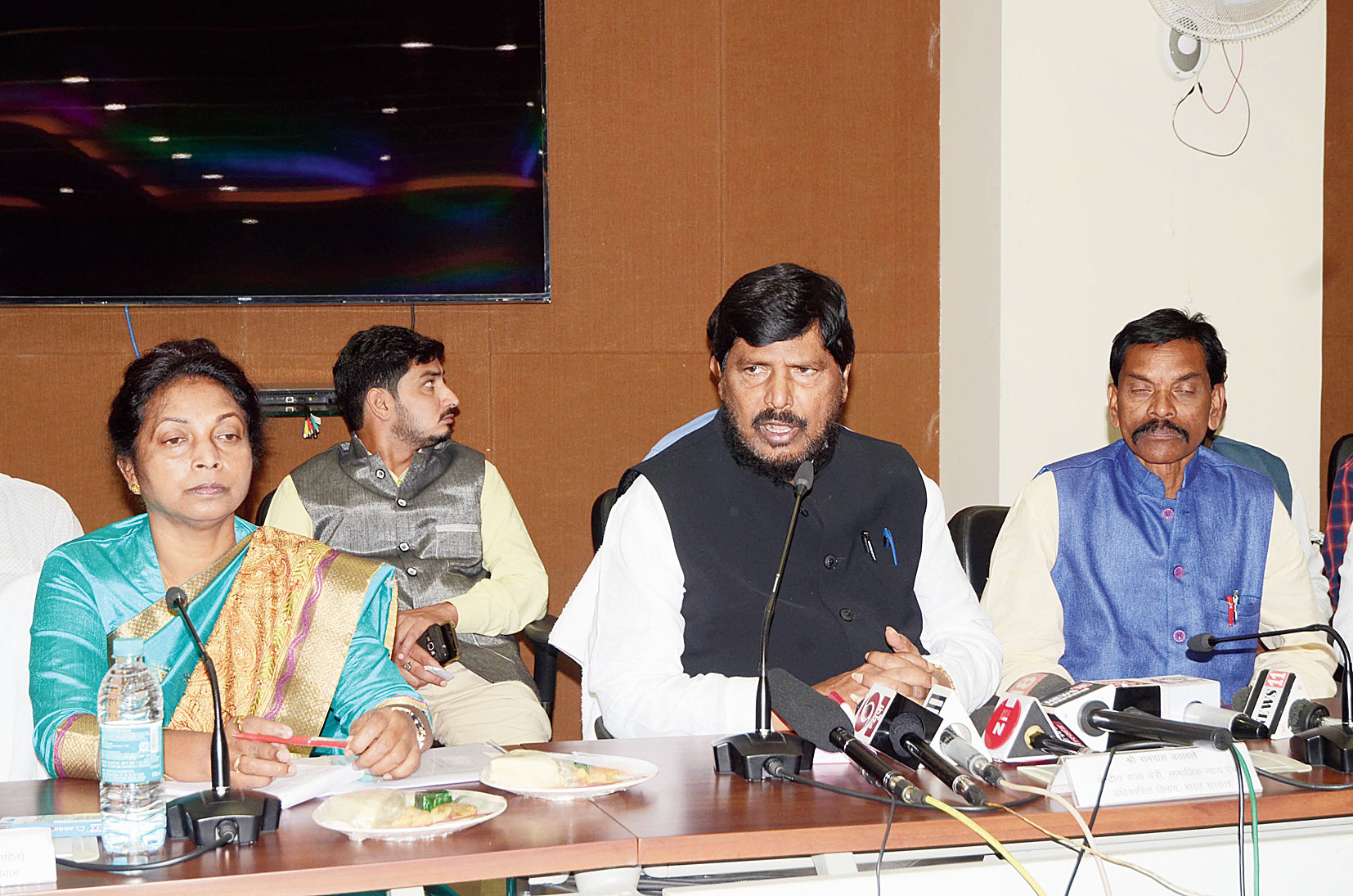 Minister of state for social justice Ramdas Athawale (centre)  with state social welfare minister Louise Marandi in Ranchi on Friday. 