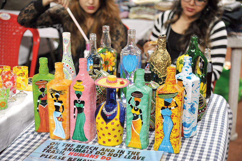 This stall was offering a green way to reuse and reduce the wastage of bottles by selling beautiful hand-painted versions of the same. These bottles will make a lovely addition to any home.