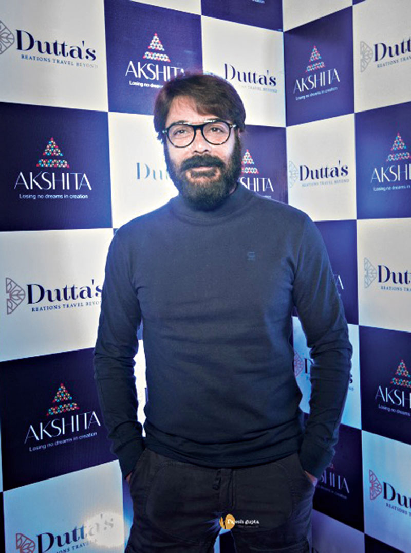 “The sculptures, the ornaments are very unique and not something that I have seen before in the city. To have something like this from Bengal is wonderful! And am sure it will have takers in the world and definitely in the country. There has been a lot of homework to finally put something like this and I can say this since I know Arijit. The stuff here is amazing and if anyone has any of the pieces, they should be proud,” said Prosenjit looking dapper in black.