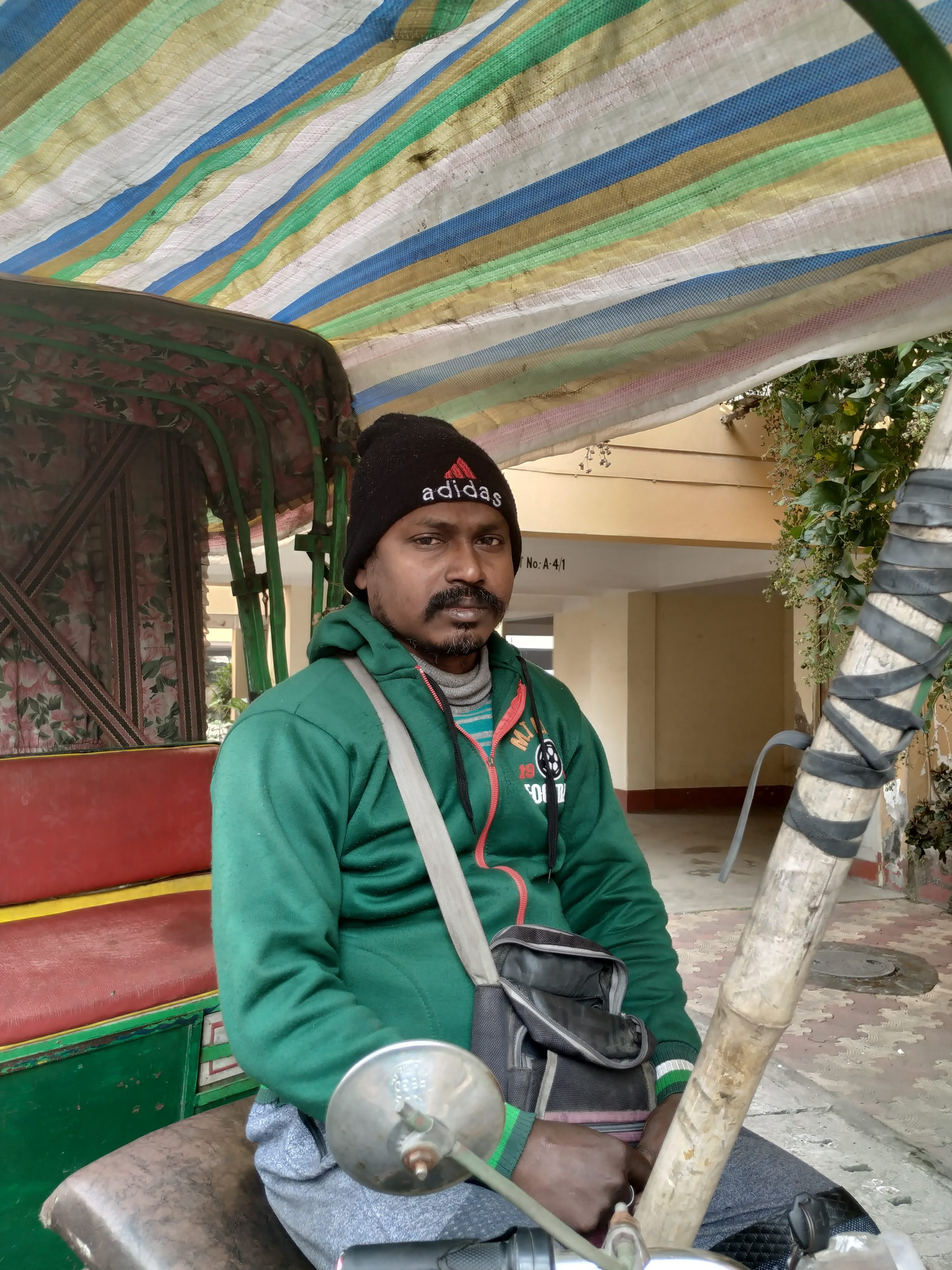 Amal Sardar, 42 (Rickshaw puller near Kalikapur): My country is now in such a situation where political groups are creating divisions between man and man. There are such groups that always tell us to go for this political meeting or that rally. Or else you will not be able to pull your rickshaw, they threaten. Only yesterday I was watching the news on TV; there was this gentleman who used to be the governor of Kerala, and he was saying this NRC business should have been done 30 years ago. He also said that Gandhiji had said people can come from other nations to work here, but not become citizens of our country. Based on that I feel what is happening is right. But if I don’t want to consider this aspect, then we are all equal, we have no divisions — and that too is fine by me.
