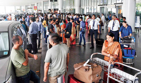 Puja drives record surge in airport footfall - Telegraph India